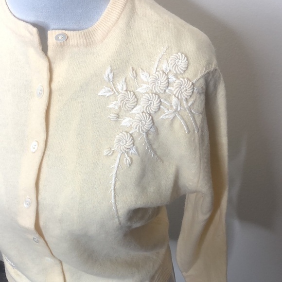 Charles & co yellow floral button up sweater size small​ - Picture 3 of 12